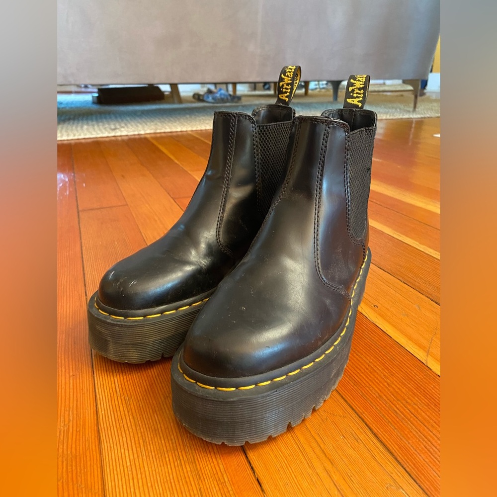 Doc Marten Platform Chelsea Boot - Women’s 7.5 / EU38